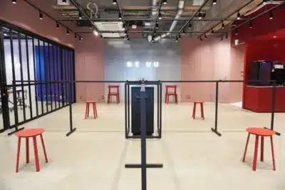 NEUUのモダンな空間