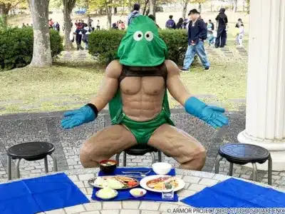 スライムのコスチュームを着た人