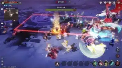 ファンタジーMMORPGの大規模な戦闘シーンです。多数のキャラクターがボスらしき敵と交戦しており、画面には派手なスキルエフェクトが飛び交っています。UIからはゲームの進行状況やキャラクター情報が確認できます。