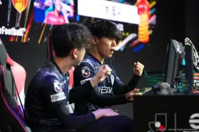 eスポーツ試合中の選手