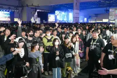 大勢の人が集まるイベント会場