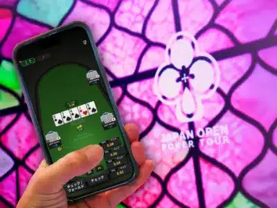 スマホでポーカープレイ