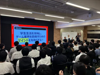 講義で学生に問いかける西山泰弘氏
