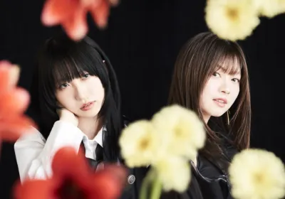 She is Legendアーティスト写真