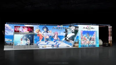 「パールインブルー」というゲームのイベントブースの様子。アニメ風の美少女キャラクターが多数描かれたパネルや、ゲーム画面、グッズなどが展示されており、青い海と空を背景にした明るく魅力的なデザインです。